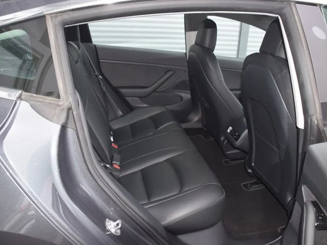 Tesla Model 3 RWD Standard Range