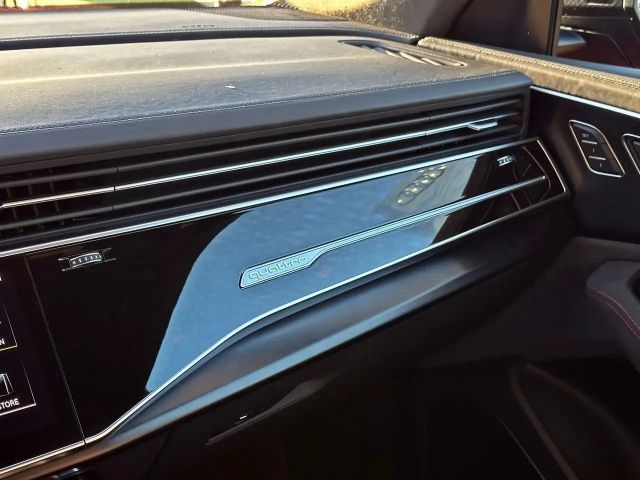 Audi RS Q8 Performance