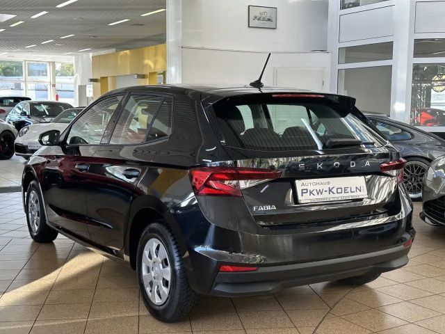 Skoda Fabia 1.0 Essence *LED*KLiMA*PDC*SPuR*