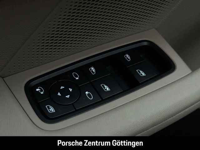 Porsche Taycan 4 Cross Turismo