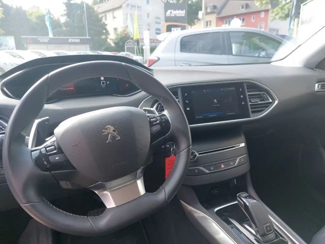 Peugeot 308 1,2e-THP PureTech130, Navigation, Sitzheizung