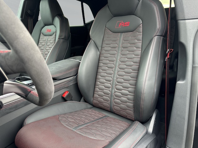 Audi RS Q8 Performance Quattro