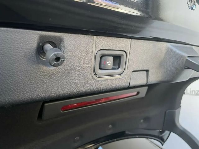 Mercedes-Benz CLA 250 CLA 250 e Coupé