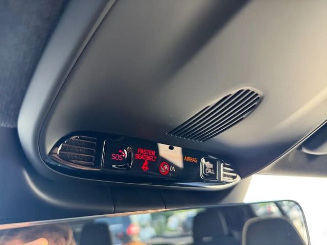 Volvo XC40 R-Design Recharge