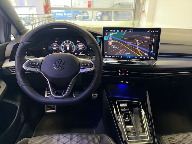 Volkswagen Golf 1.5 eTSI DSG R-Line