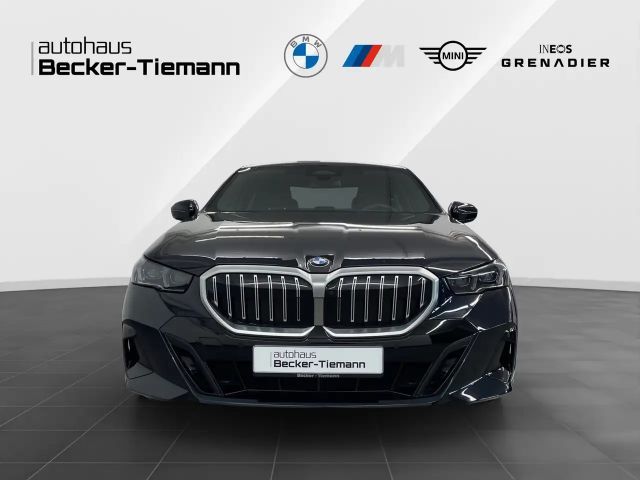 BMW 520 520d M-Sport Sedan