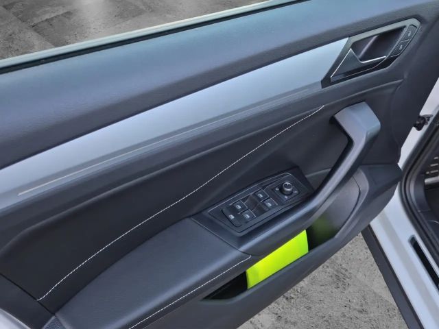 Volkswagen T-Roc TSI Goal LED Navi AID ACC Park-Assist SH 17"