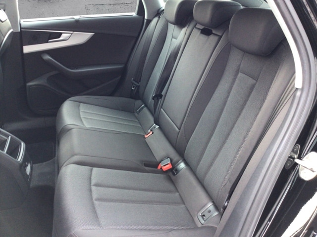 Audi A4 30 TDI Avant S-Tronic