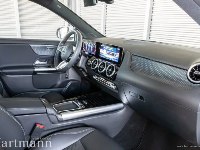 Mercedes-Benz GLA 200 GLA 200 Progessive Panorama Totwinkel AHK LED