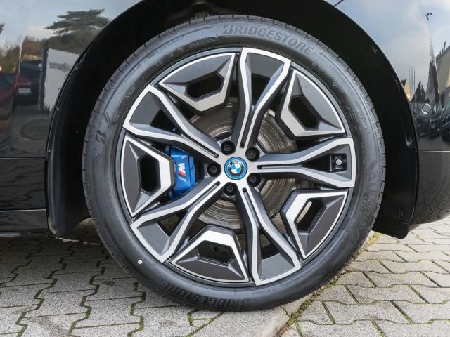 BMW iX M60