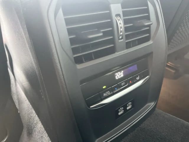 BMW 318 318i M-Sport Sedan