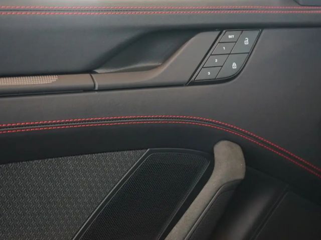 Porsche 992 Cabrio Carrera GTS