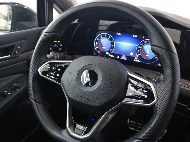 Volkswagen Golf 1.5 eTSI Golf VIII R-Line