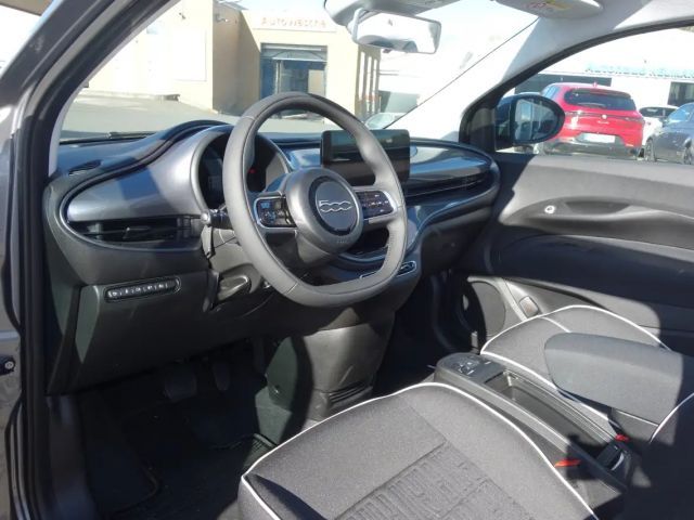 Fiat 500e Uconnect 10,25"/Komfort Paket/RfK/SHZ/360°-PDC