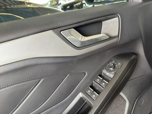 Ford Focus Cool & Connect EcoBoost Wagon