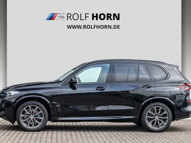BMW X5 M60i