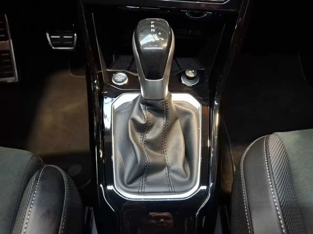 Volkswagen T-Roc 1.5 TSI DSG R-Line