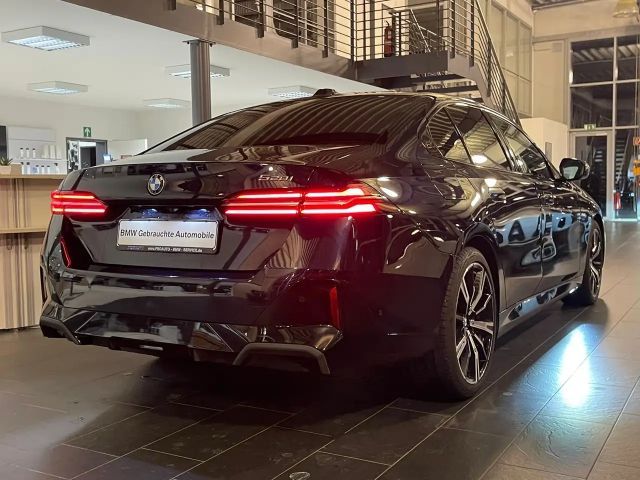 BMW 520 520i M-Sport Sedan