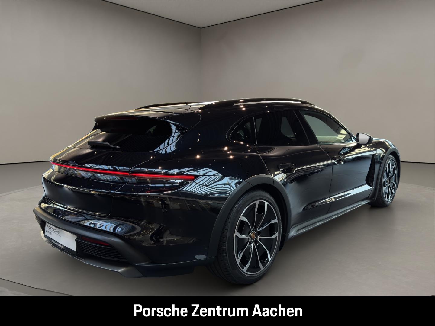 Porsche Taycan 4S Cross Turismo