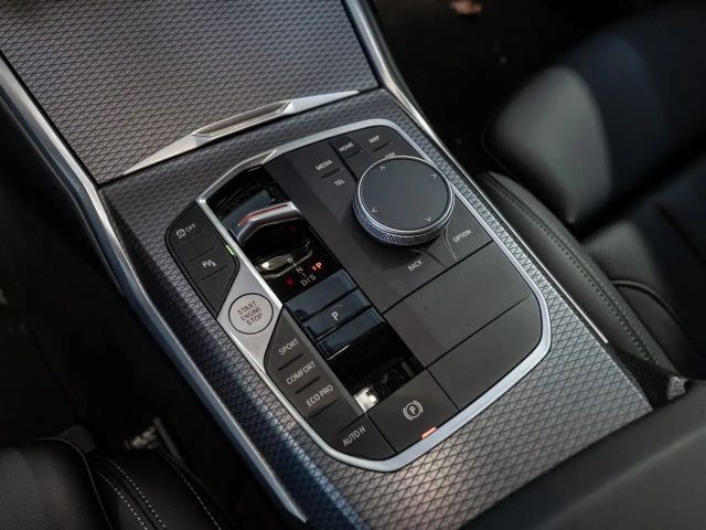 BMW 320 320d M-Sport Sedan xDrive