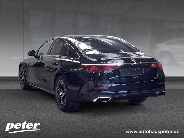 Mercedes-Benz E 200 AMG Line Sedan