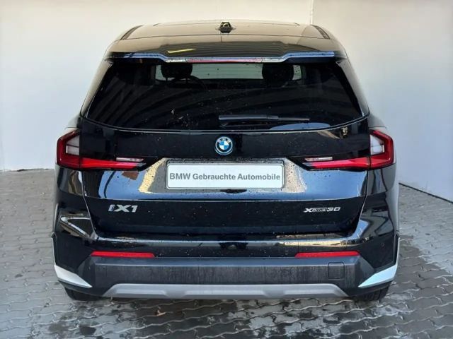 BMW iX1 xDrive30