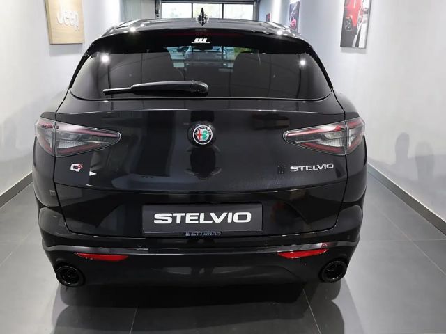 Alfa Romeo Stelvio AT8 Q4 Veloce