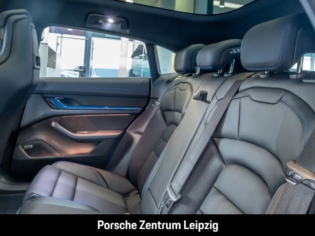 Porsche Taycan Black Edition Sport Turismo