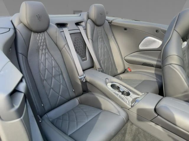 Maserati GranCabrio Modena