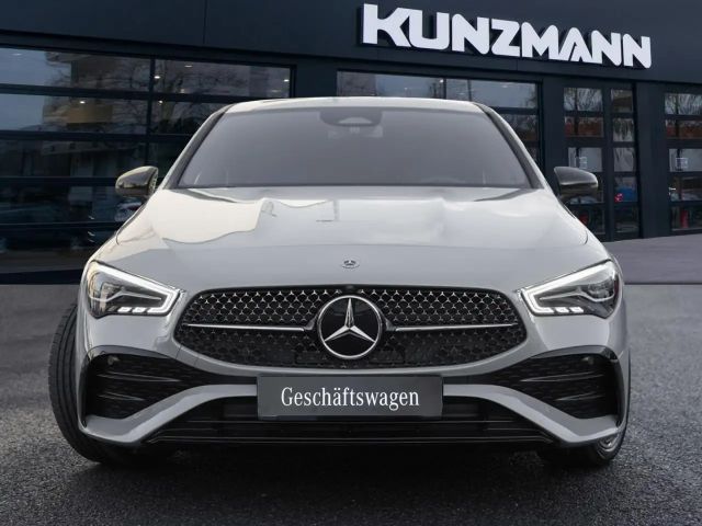 Mercedes-Benz CLA 220 AMG Line CLA 220 d Coupé