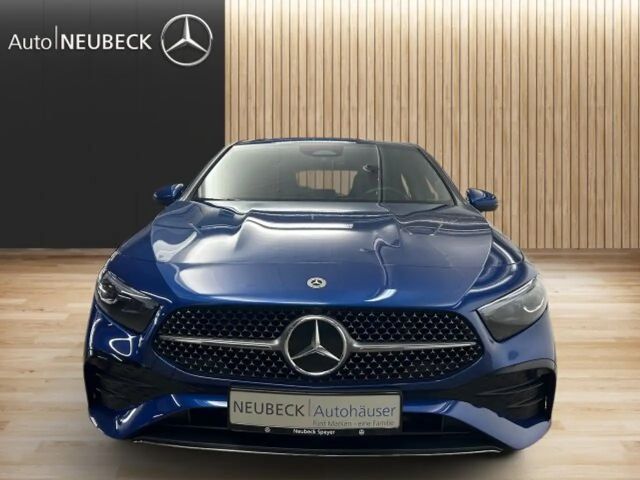 Mercedes-Benz A 220 A 220 d AMG Line