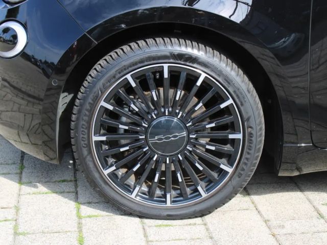 Fiat 500e La Prima by Bocelli