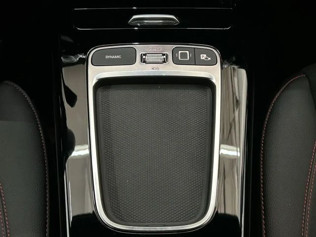 Mercedes-Benz CLA 200 AMG Line Shooting Brake