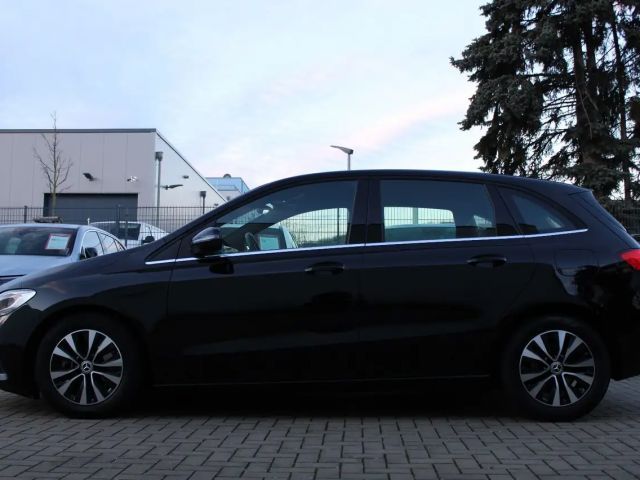 Mercedes-Benz B 180 B 180 d Sedan Style