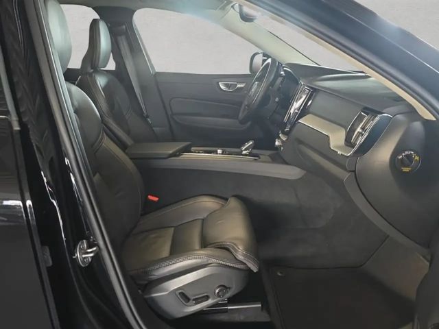 Volvo XC60 AWD Dark Plus