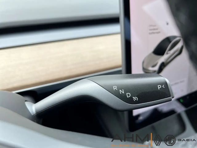 Tesla Model 3 RWD Standard Range