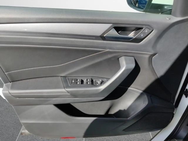 Volkswagen T-Roc Plus Style