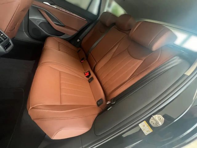 Skoda Superb 2.0 TDI Combi