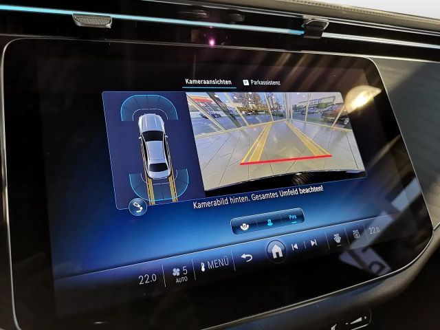 Mercedes-Benz E 200 AMG Line Sedan