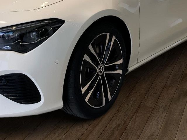 Mercedes-Benz CLA 200 Shooting Brake