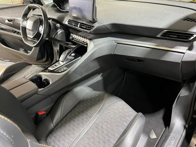 Peugeot 3008 EAT8 Hybrid