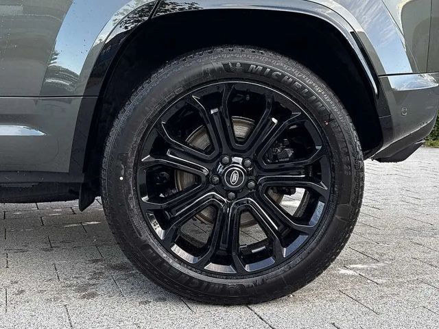 Land Rover Defender 110