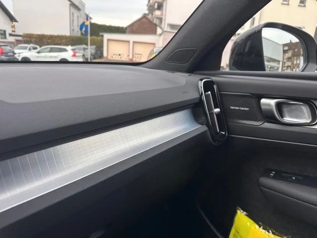 Volvo XC40 Dark Plus