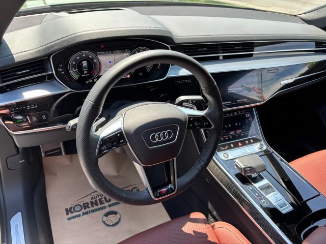 Audi A8 Quattro