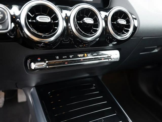 Mercedes-Benz GLA 200 Progressive