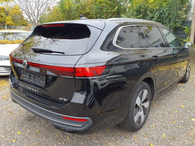 Volkswagen Passat 1.5 eTSI Business DSG Variant