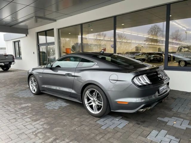 Ford Mustang Fastback GT 5.0 V8