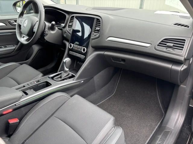 Renault Megane Hybrid Techno