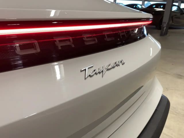 Porsche Taycan Performance Plus