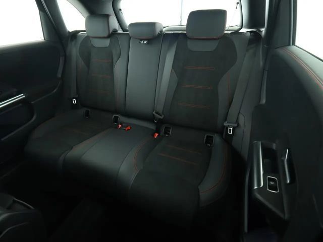 Mercedes-Benz B 220 AMG Line B 220 d